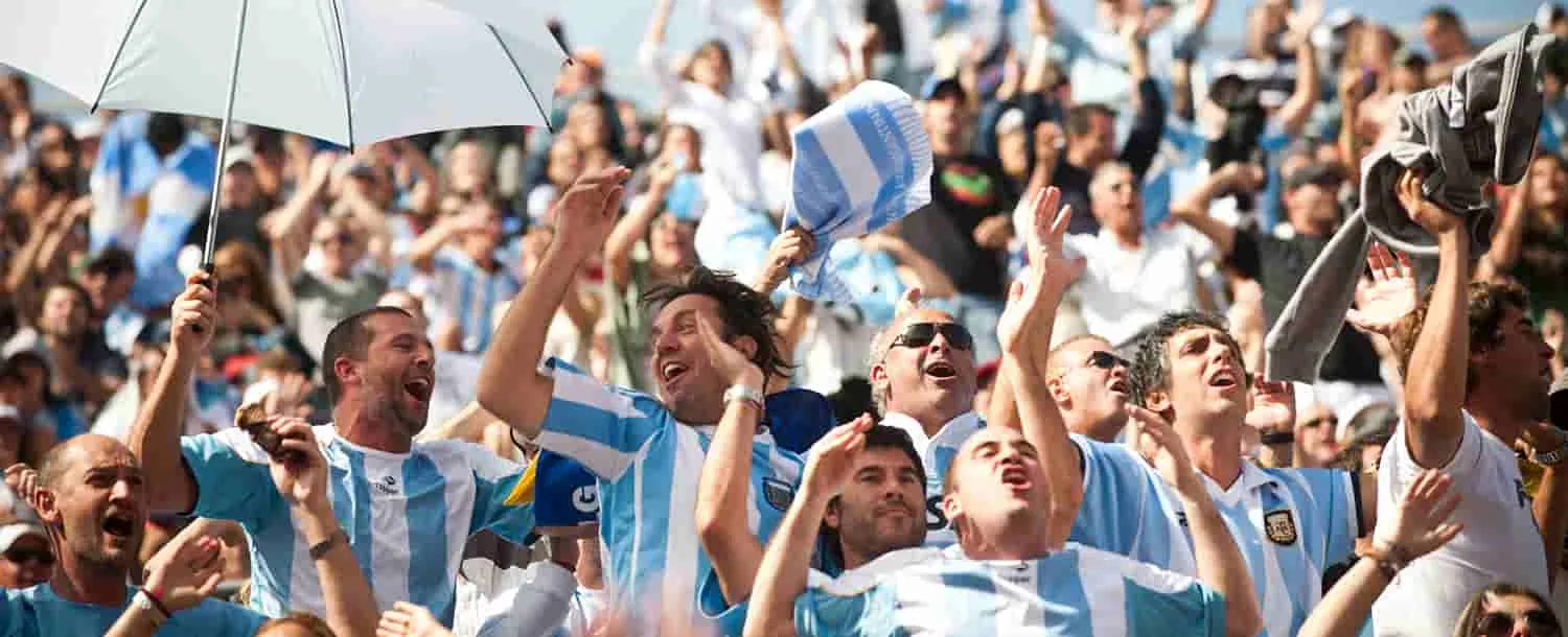 El fútbol en Buenos Aires: La pasión de Boca Juniors y River Plate.