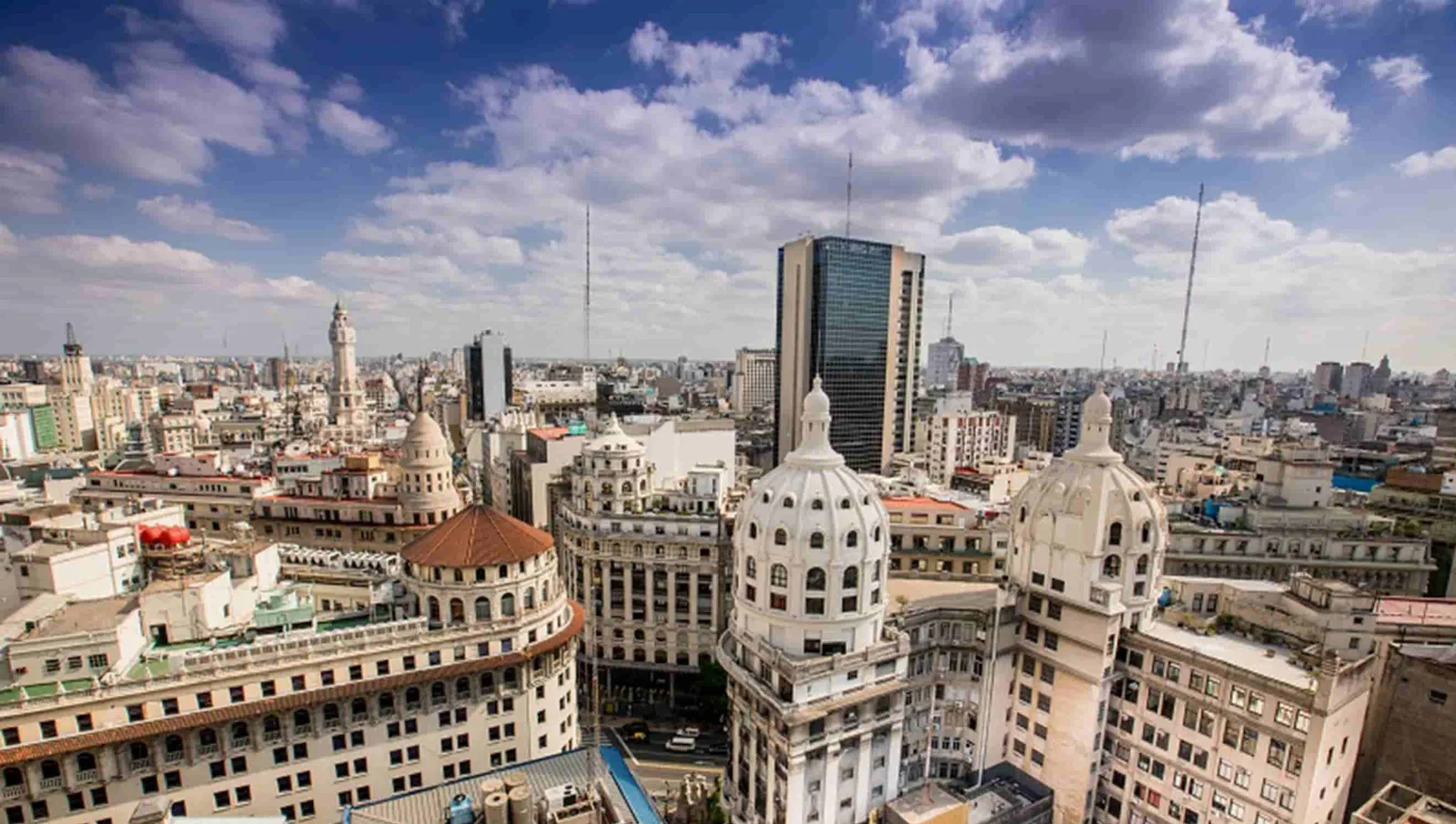 La arquitectura de Buenos Aires: Influencias europeas y edificios icónicos.