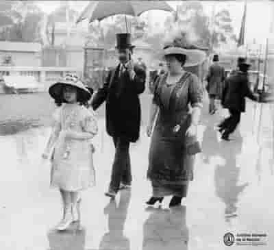 La influencia de la inmigración en la formación de la identidad porteña: Historias y legados.